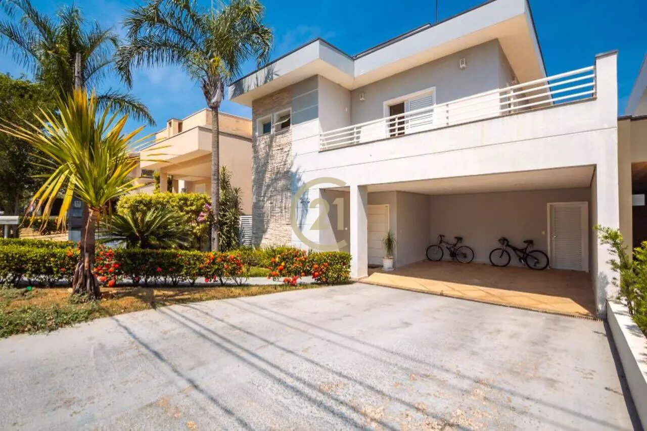 CASA NO CENTRO COM 3 QUARTOS